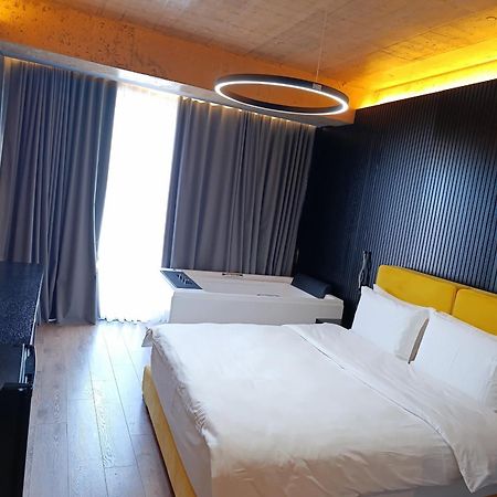 Toka Hotel Restaurant Udenisht Экстерьер фото