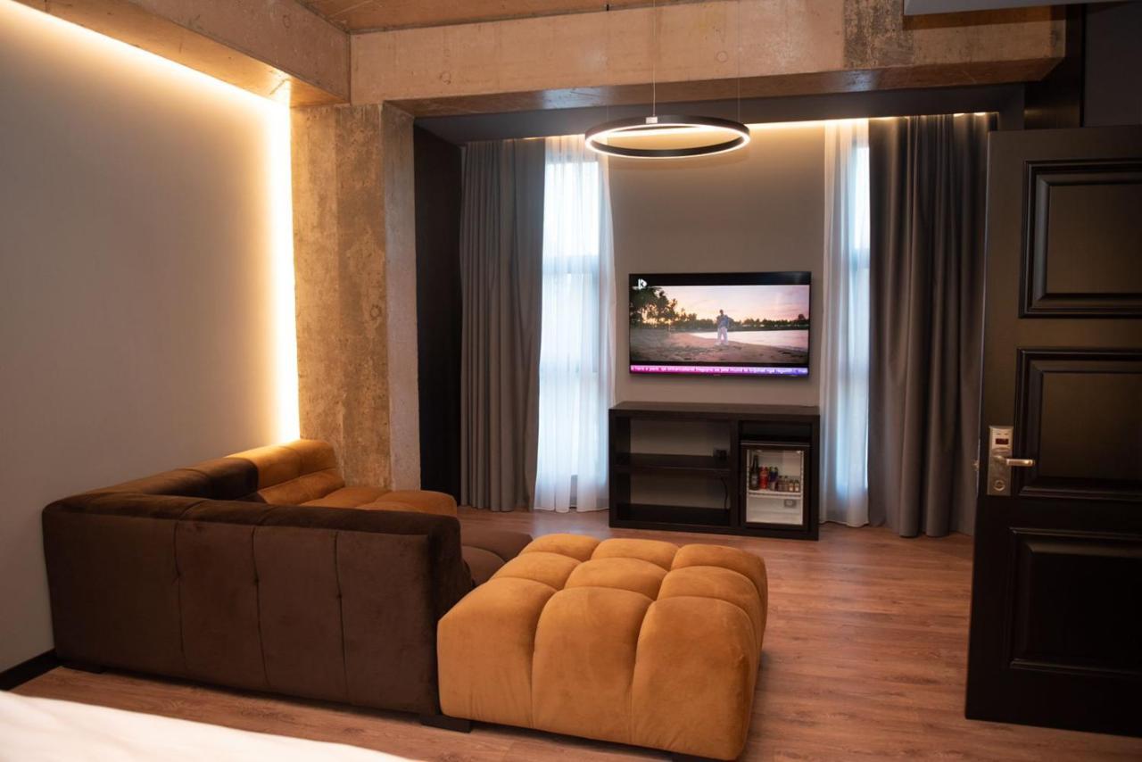Toka Hotel Restaurant Udenisht Экстерьер фото