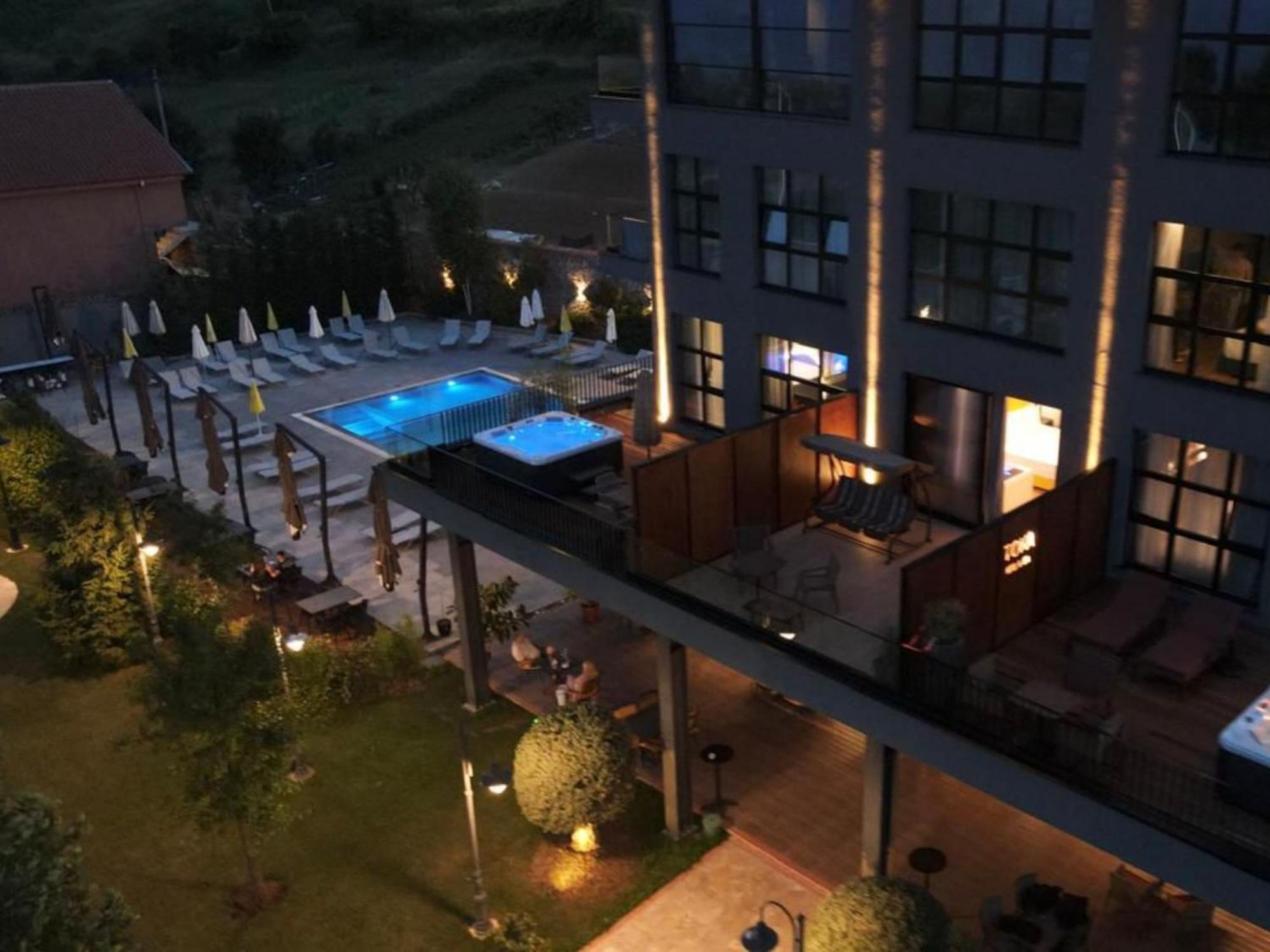 Toka Hotel Restaurant Udenisht Экстерьер фото