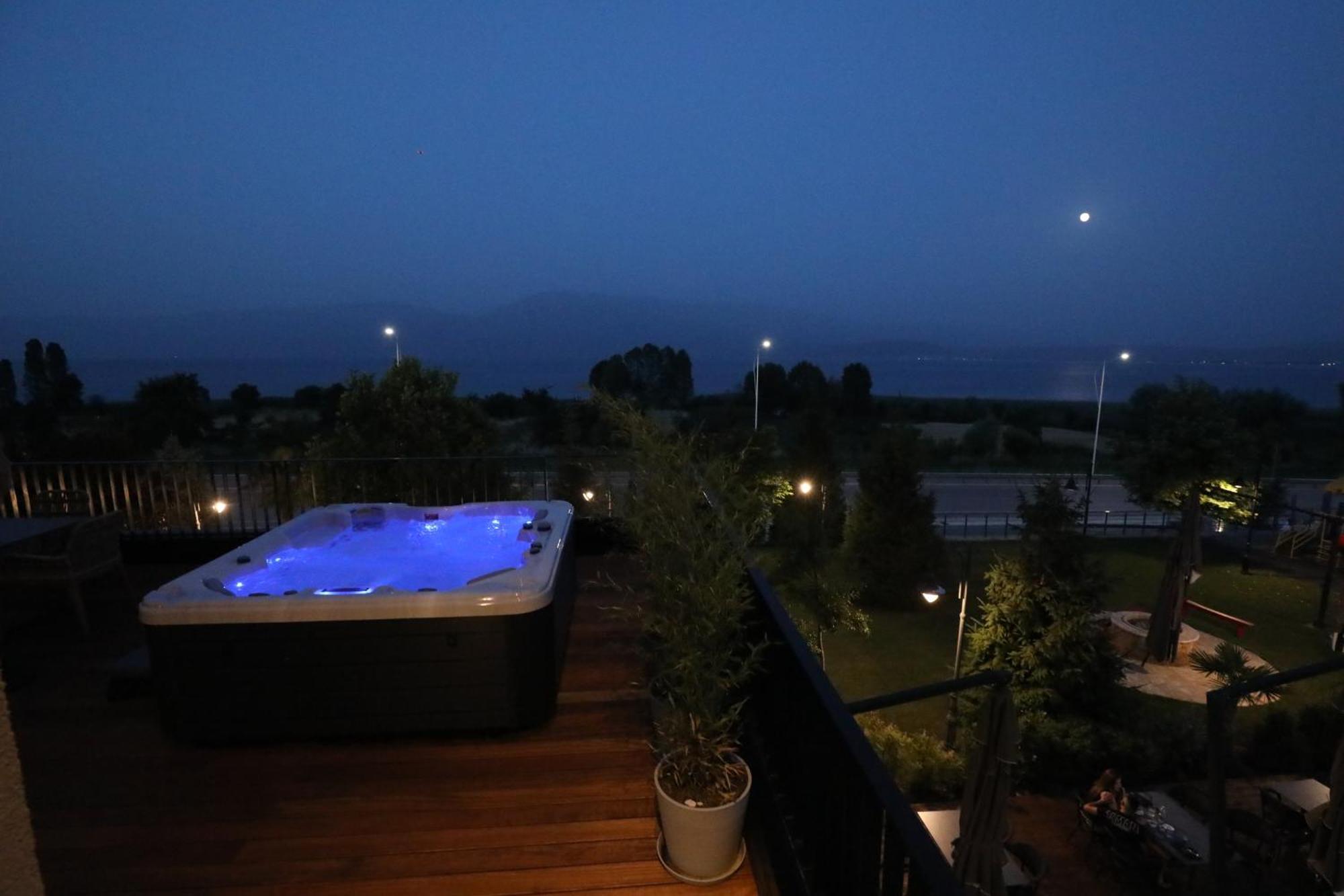 Toka Hotel Restaurant Udenisht Экстерьер фото