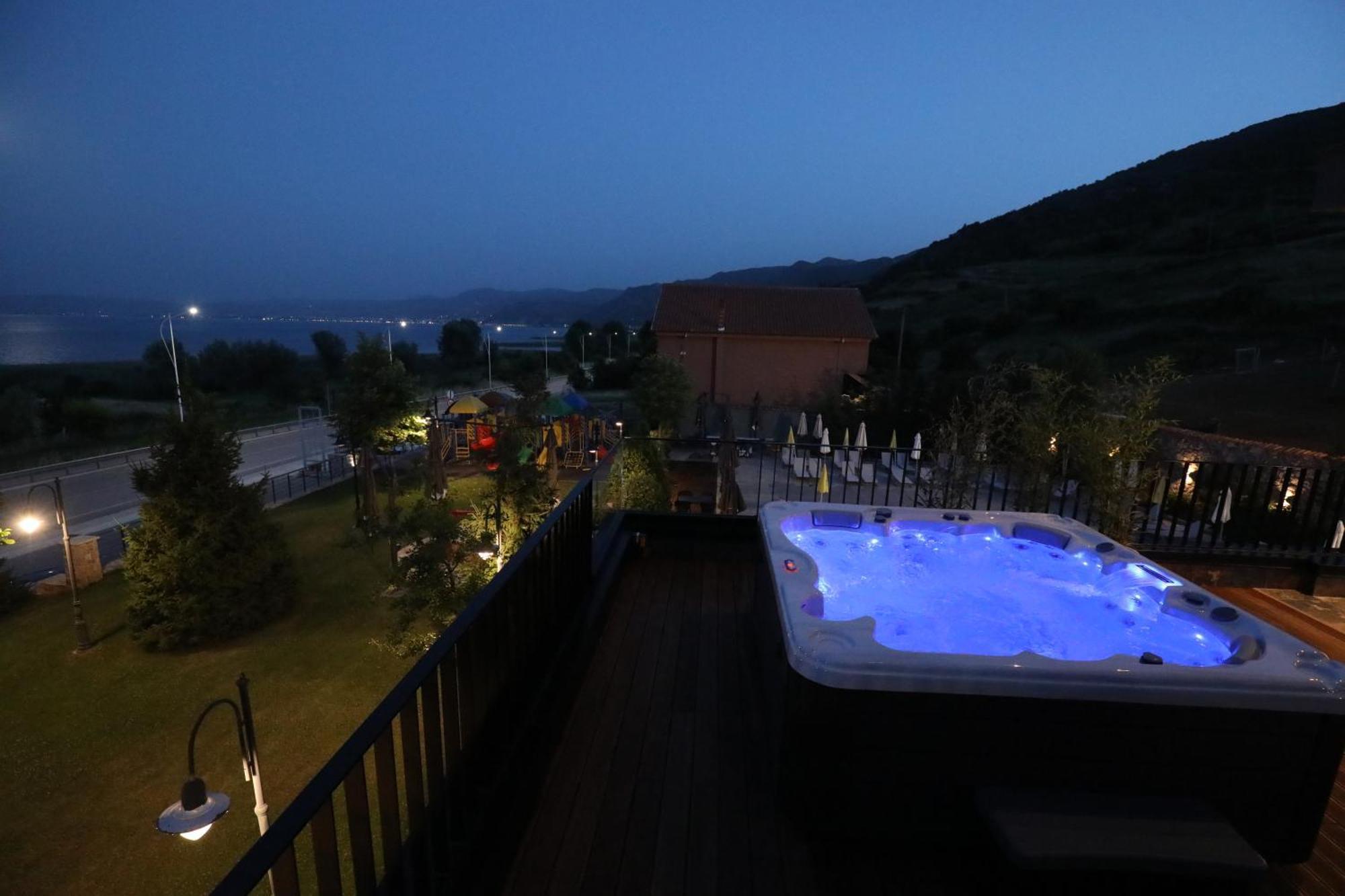 Toka Hotel Restaurant Udenisht Экстерьер фото