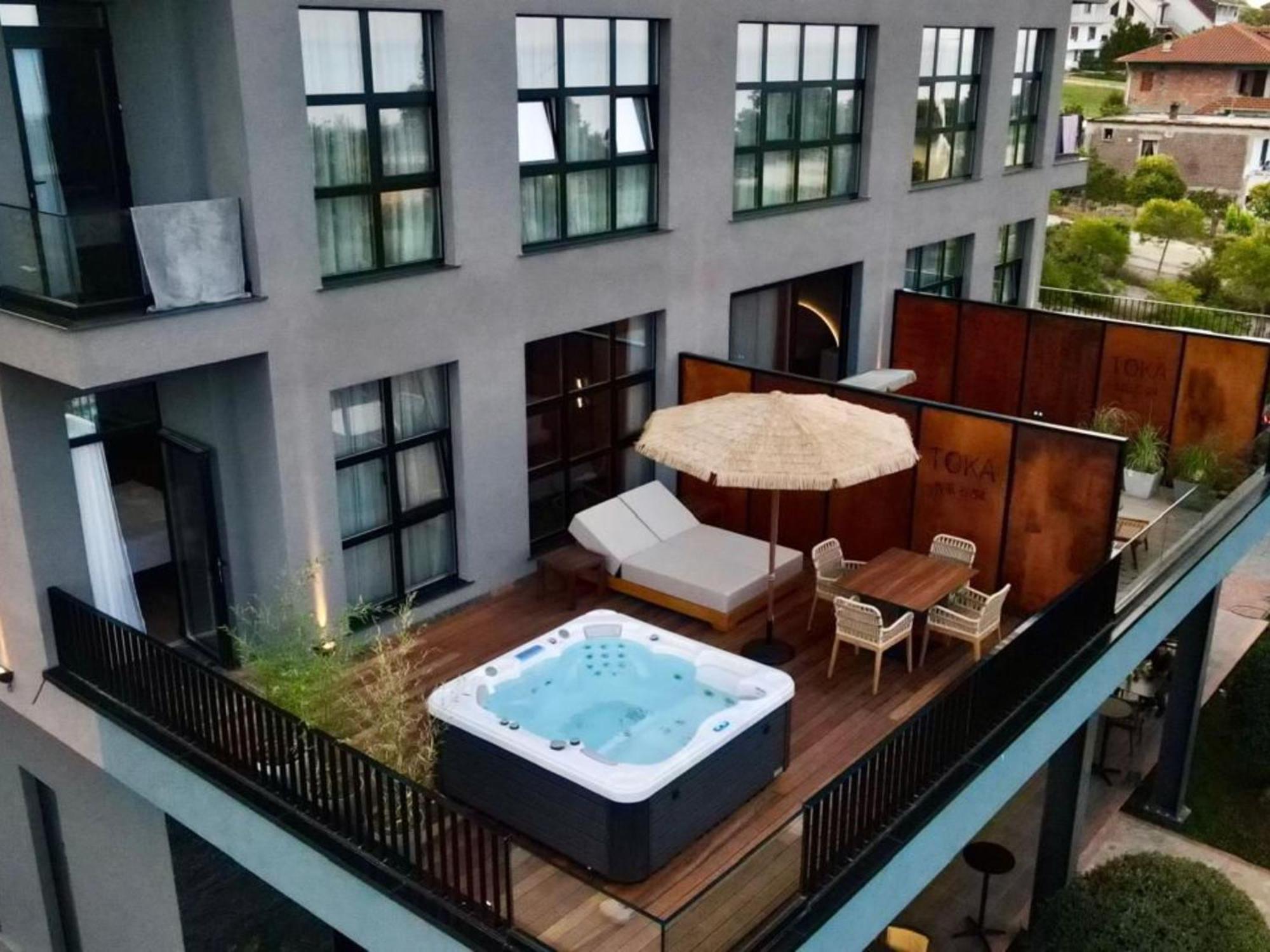 Toka Hotel Restaurant Udenisht Экстерьер фото