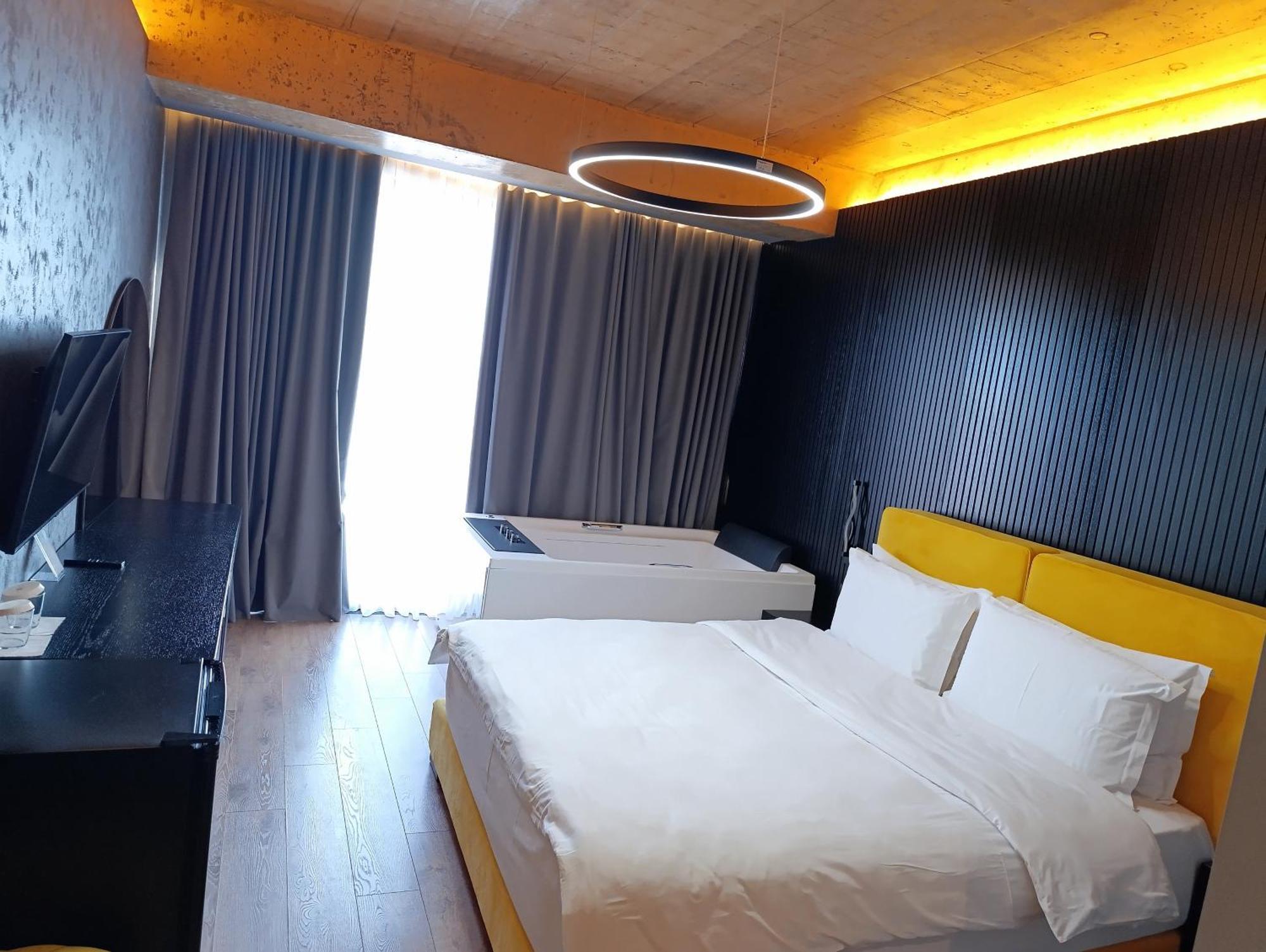 Toka Hotel Restaurant Udenisht Экстерьер фото