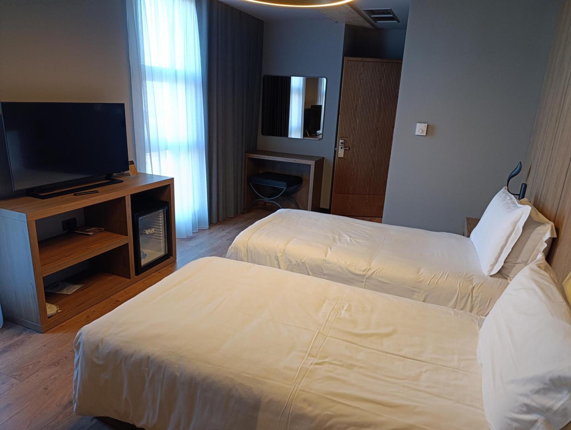 Toka Hotel Restaurant Udenisht Экстерьер фото