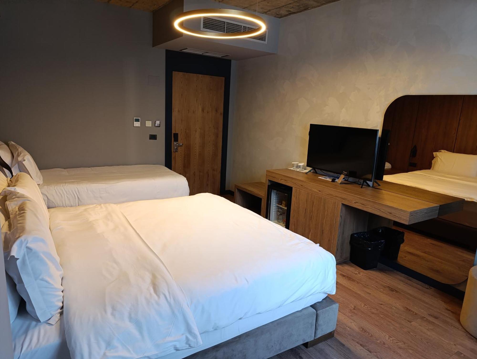 Toka Hotel Restaurant Udenisht Экстерьер фото