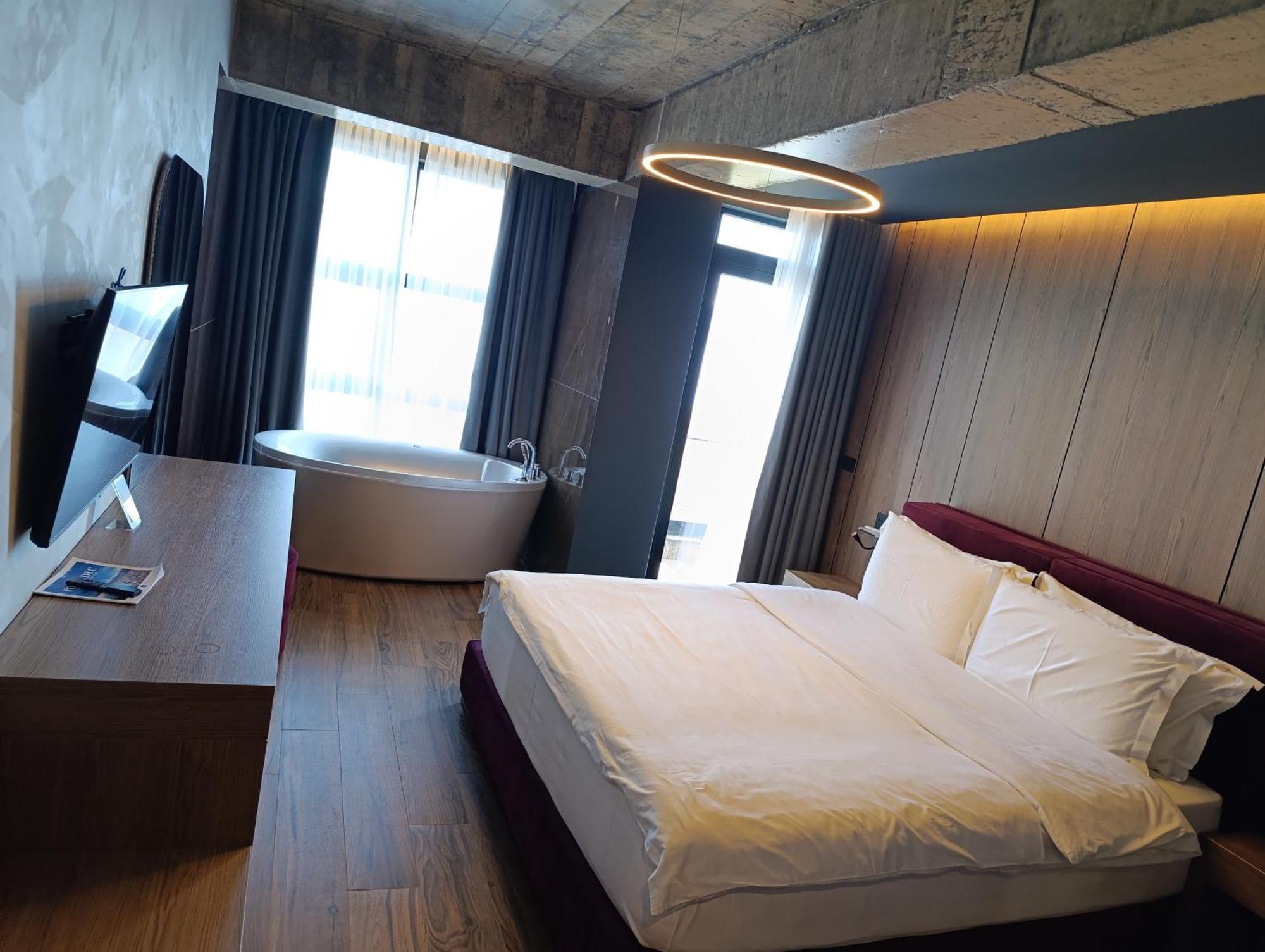 Toka Hotel Restaurant Udenisht Экстерьер фото