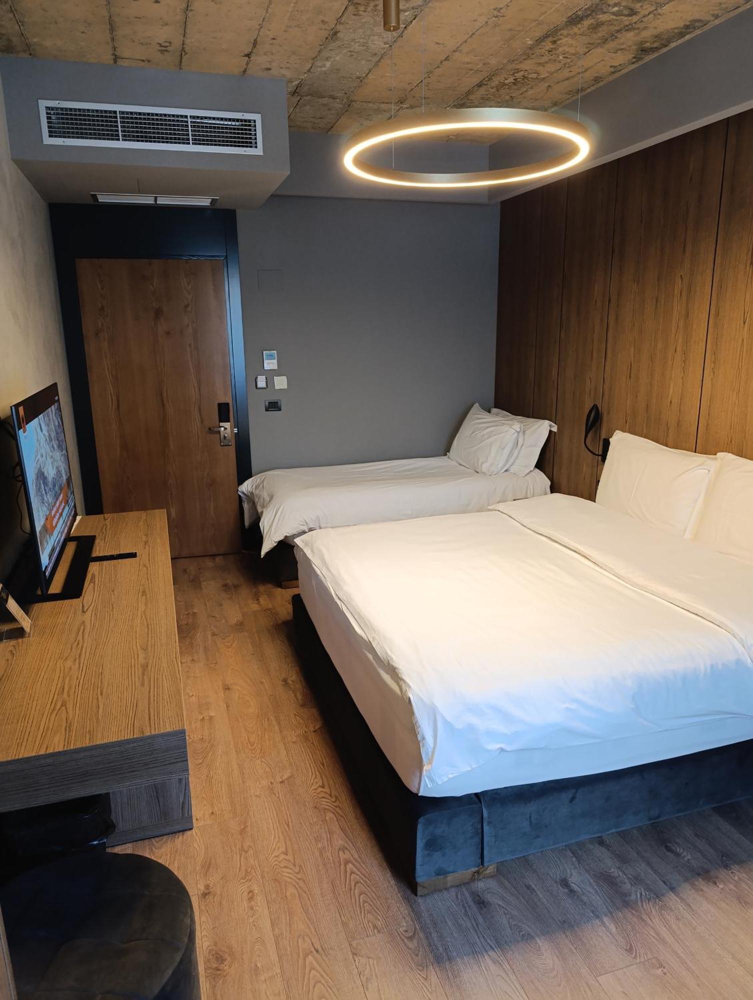 Toka Hotel Restaurant Udenisht Экстерьер фото