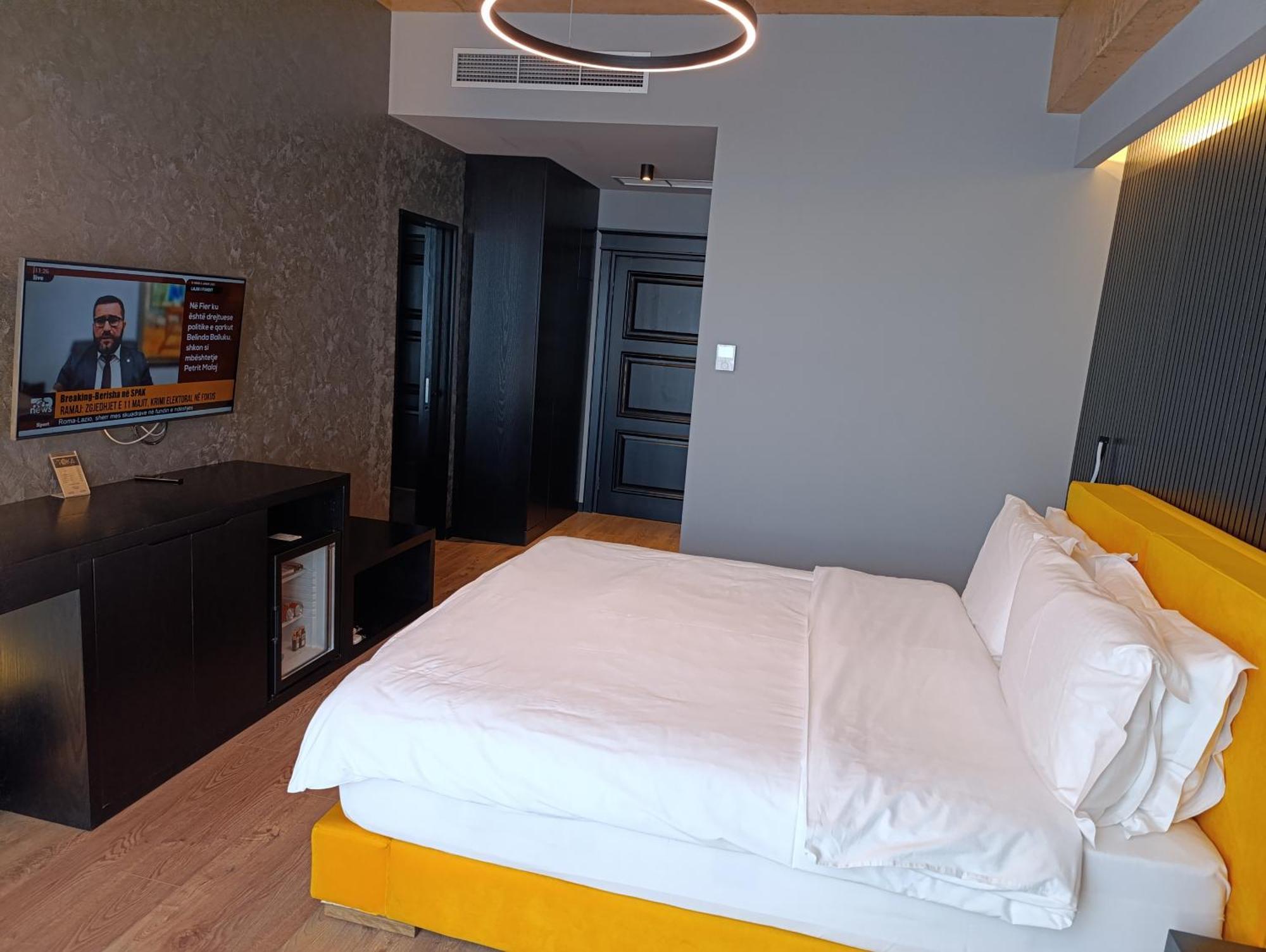 Toka Hotel Restaurant Udenisht Экстерьер фото