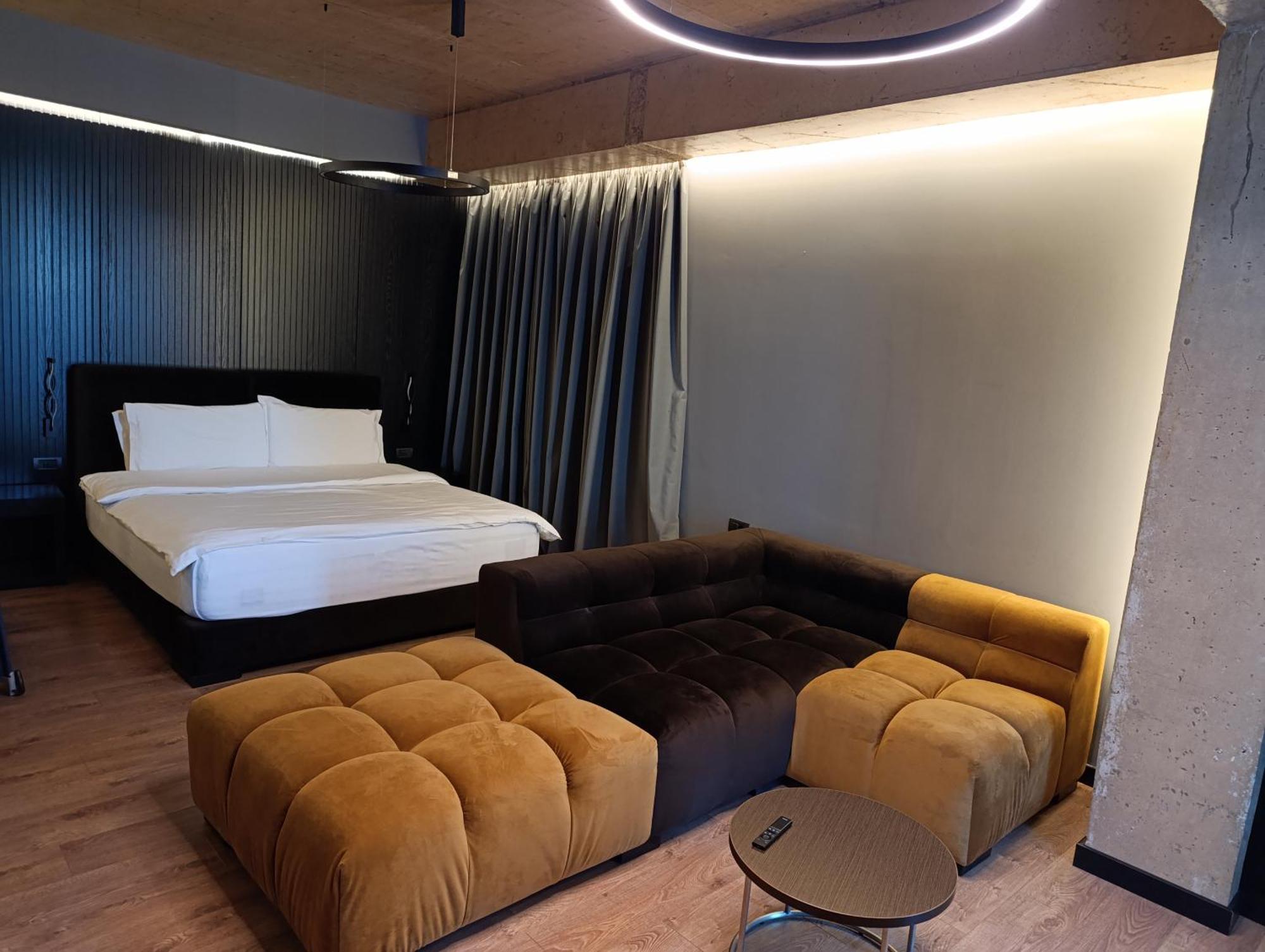 Toka Hotel Restaurant Udenisht Экстерьер фото