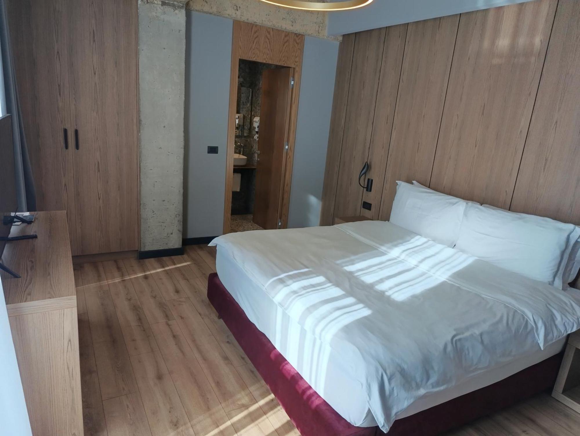Toka Hotel Restaurant Udenisht Экстерьер фото