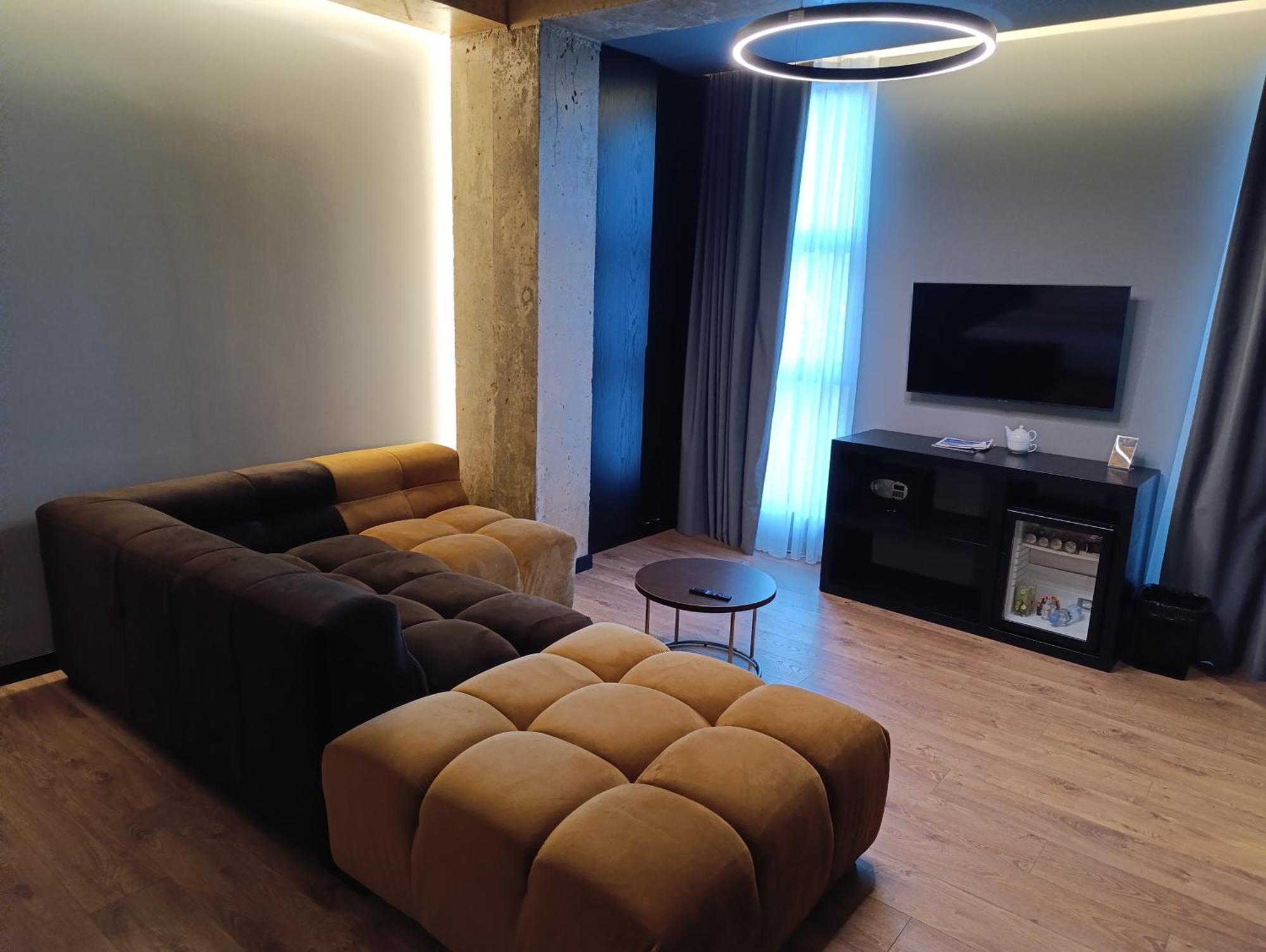 Toka Hotel Restaurant Udenisht Экстерьер фото
