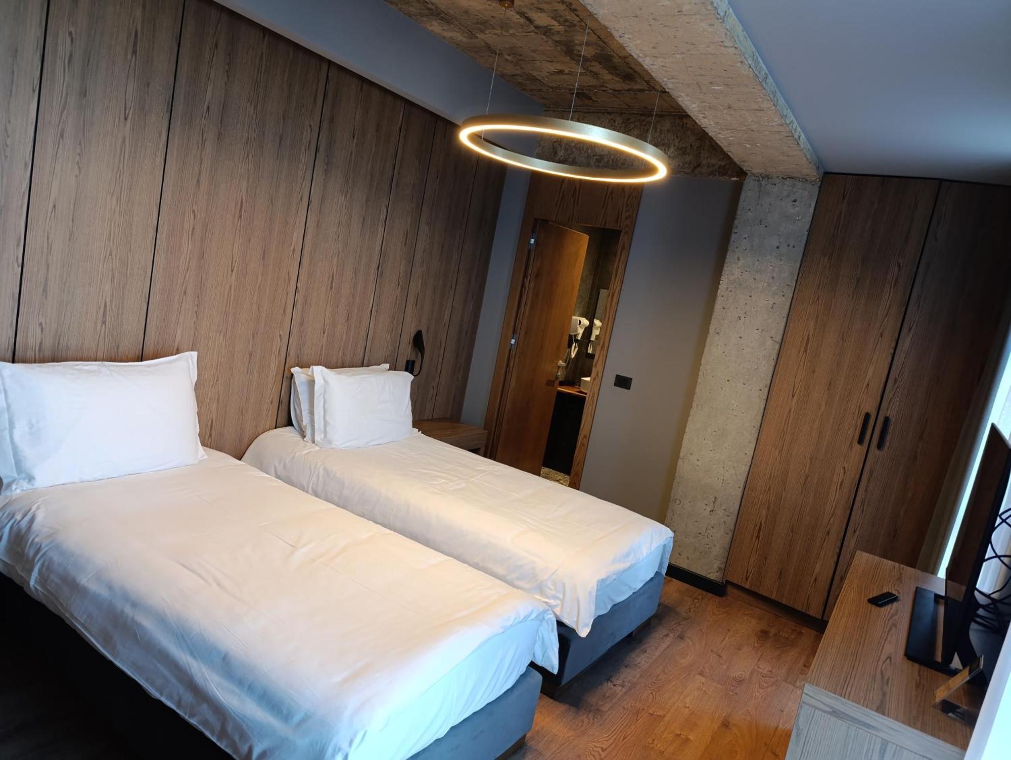 Toka Hotel Restaurant Udenisht Экстерьер фото